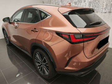 Lexus NX II SUV Facelifting 2.5 350h 200KM 2025 Od ręki - 350h Omotenashi 2.5 Hybrid AWD 200KM | podgrzewane fotele!, zdjęcie 4