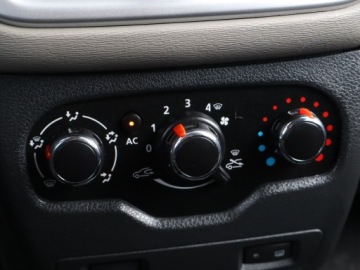 Dacia Dokker Mikrovan 1.6 MPI 84KM 2013 Dacia Dokker 1.6 i, Klima, Parktronic, zdjęcie 16