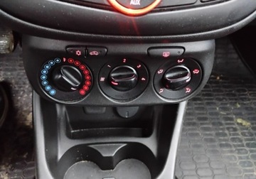 Opel Corsa E Hatchback 3d 1.4 Twinport 90KM 2018 Opel Corsa 2018r, SALON POLSKA. Uszkodzony. Poobijany. Jezdzi. 1.4 90KM, zdjęcie 12