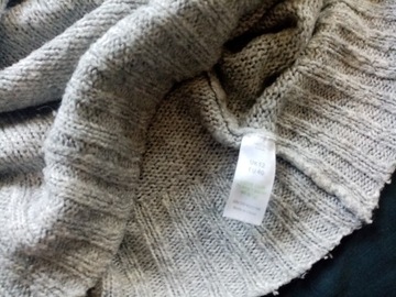 zgrabny sexy sweter ciepły,sweterek w serek NEW LOOK r.10/M