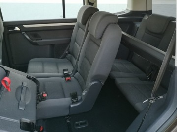 Volkswagen Touran II 1.6 TDI 105KM 2011 Volkswagen Touran 1.6 TDI 105KM Klimatronic, zdjęcie 16