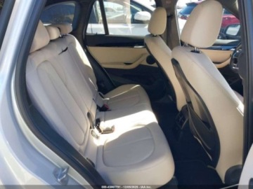 BMW X1 F48 2020 BMW X1 xDrive28i, od ubezpieczalni 2.0 Benzyna 228KM, zdjęcie 10