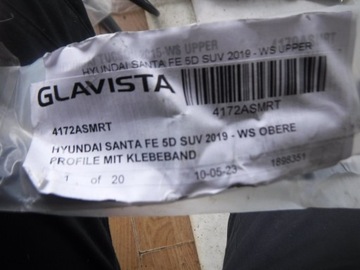 HYUNDAI SANTA FE 19R- TĚSNĚNÍ OKNO PŘEDNÍ