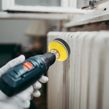 НАБОР ШЛИФОВАЛЬНЫХ ДИСКОВ КРУГЛЫЕ ПОСАДКИ С КРЮЧКОМ НАШЛИЧНОЙ БУМАГОЙ