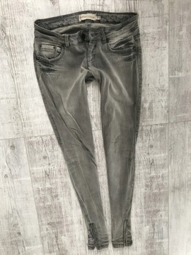 BERSHKA jeans rurki SKINNY ZAMKI 34 XS