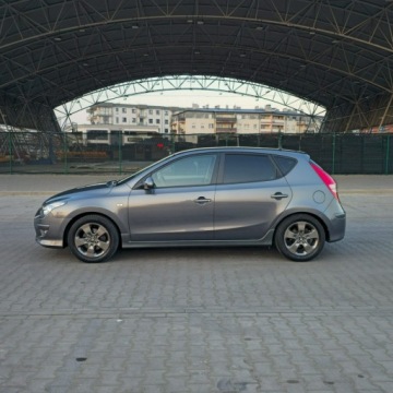 Hyundai i30 I Hatchback 1.4 109KM 2010 Hyundai i30 1.4 Blue Classic, zdjęcie 12