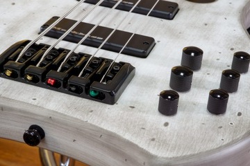 MarkBass MBA-MB KIMANDU F1 OLD WHITE 5 - бас-гитара 5 струн