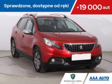 Peugeot 2008 I SUV Facelifting 1.2 PureTech 110KM 2017 Peugeot 2008 1.2 PureTech, Salon Polska