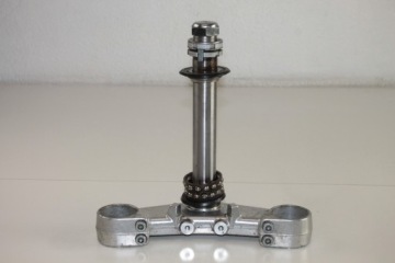 YAMAHA R6 RJ01 RJ03 98-02 НИЖНЯЯ ПОЛКА СТОЙКИ