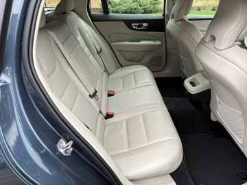 Volvo V60 II  Kombi 2.0 D3 150KM 2020 Volvo V60 2.0 D3 150 KM Skóry Kamera Hak FV23%, zdjęcie 13
