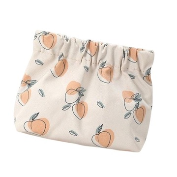 Небольшая водостойкая косметичка.