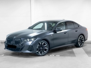 BMW Seria 5 G90-91 2025 BMW Seria 5 540d xDrive Sport Sedan 3.0 (303KM) 2025, zdjęcie 1