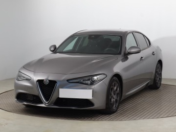 Alfa Romeo Giulia II Sedan 2.0 Turbo 200KM 2018 Alfa Romeo Giulia 2.0 Turbo, Salon Polska, zdjęcie 1