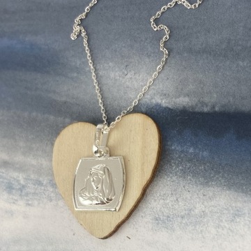 SREBRNY MEDALIK Z MATKĄ BOSKĄ PR. 925 + ŁAŃCUSZEK