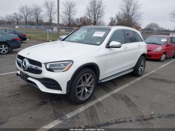 Mercedes GLC C253 2021 Mercedes-Benz GLC 300 4Matic 2021 2.0 Benzyna 255KM, zdjęcie 1