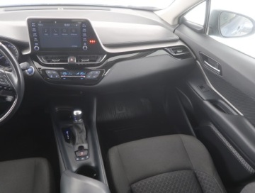 Toyota C-HR I Crossover Facelifting 1.8 Hybrid 122KM 2022 Toyota C-HR 1.8 Hybrid, Salon Polska, zdjęcie 6