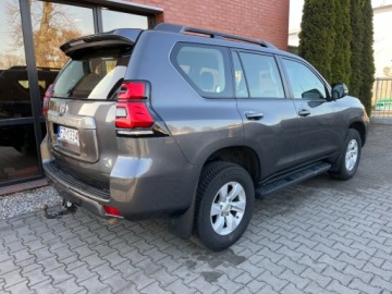 Toyota Land Cruiser VII Terenowy 5d 2.8 D-4D 204KM 2022 Toyota Land Cruiser 2.8 diesel 204 KM automat salon Polska I wlascicie, zdjęcie 3