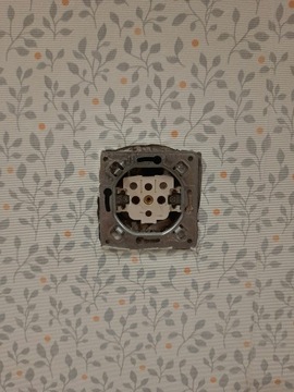 МУЛЬТИМЕТР ЦИФРОВОЙ ТОКОВЫЙ ИЗМЕРИТЕЛЬ ТЕМПЕРАТУРЫ С ЖК-дисплеем 6F22ND УНИВЕРСАЛЬНЫЙ ТЕСТЕР