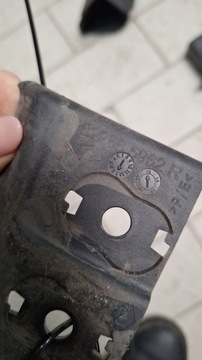 СДВИЖНАЯ ПЛАСТИКОВАЯ КРЕПЕЖНАЯ КРЫШКА RENAULT KADJAR 622565962R 622573220R