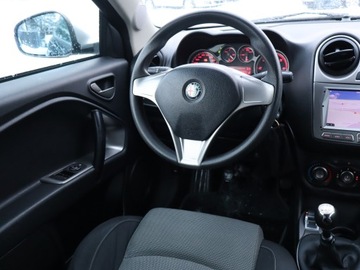 Alfa Romeo MiTo Hatchback 3d 1.3 JTDM-2 95KM 2010 Alfa Romeo MiTo 1.3 JTDM, Klima, zdjęcie 6