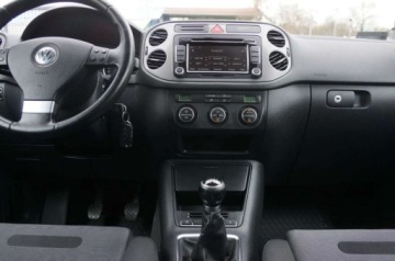 Volkswagen Tiguan I SUV 2.0 TDI CR DPF 140KM 2009 Volkswagen Tiguan 2.0 TDI CR 140 KM, 4x4, Klimatronic, Biksenon, Hak, Salo, zdjęcie 11