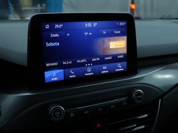 Ford Focus III Hatchback 5d facelifting 1.0 EcoBoost 125KM 2018 Ford Focus 1.0 EcoBoost, Automat, Skóra, Navi, zdjęcie 11