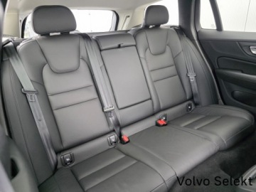 Volvo V60 II  Cross Country Facelifting 2.0 B4 197KM 2023 Volvo V60 Cross Country FV23 Plus Bright B4 197KM, zdjęcie 15