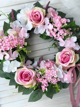 WIANEK NA DRZWI STROIK KWIATOWY RÓŻA WIENIEC