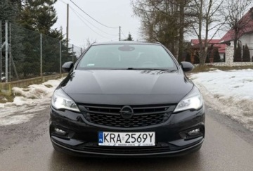 Opel Astra K Hatchback 5d 1.4 Turbo 125KM 2016 Opel Astra Opel Astra 1.4 Turbo StartStop 120 Jahre 1.4 Benzyna 125KM, zdjęcie 2