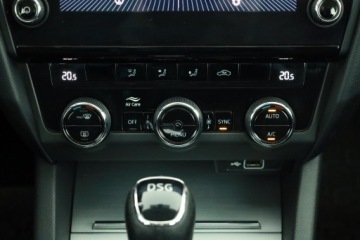 Skoda Octavia III Kombi Facelifting 1.6 TDI 115KM 2019 Skoda Octavia 1.6 TDI, Salon Polska, DSG, VAT 23%, zdjęcie 9