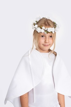 Obfity wianek komunijny z kwiatów z perłami