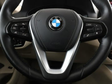 BMW Seria 5 G30-G31 Limuzyna 520d 190KM 2017 BMW 520 4x4 automat full LED skóra navi kamera i, zdjęcie 20