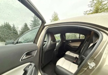 Mercedes Klasa A W176 Hatchback 5d 1.6 180 BlueEFFICIENCY 122KM 2013 Mercedes-Benz Klasa A Mercedes-Benz Klasa A 180 1.6 Benzyna 122KM, zdjęcie 21