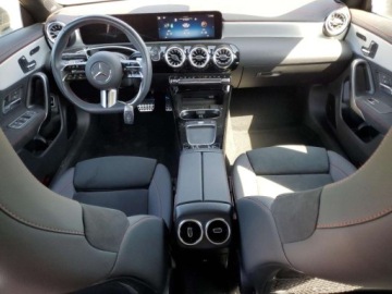 Mercedes CLA C118/X118 2024 Mercedes-Benz CLA 250 2024 2.0l 2.0 Benzyna 221KM, zdjęcie 8