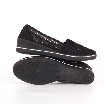 ЖЕНСКИЕ СПОРТИВНЫЕ КРОССОВКИ ЧЕРНЫЕ