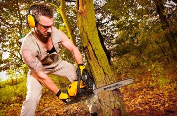 Бензопила Riwall МОЩНОСТЬ 4500 Вт / 8 л.с. Riwall 5040 Set POWERFUL