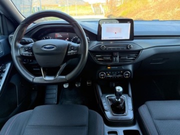 Ford Focus IV Hatchback 1.5 EcoBoost 150KM 2019 Ford Focus Full LedNaviAsystent ParkowaniaST-LINEFull OpcjaORYGINALNY LAKI, zdjęcie 12