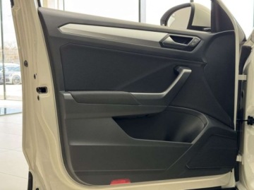 Volkswagen T-Roc I SUV Facelifting 1.5 TSI ACT 150KM 2023 Volkswagen T-Roc Life Kamera cofania Asystent parkowania CarPlayAndroid, zdjęcie 10