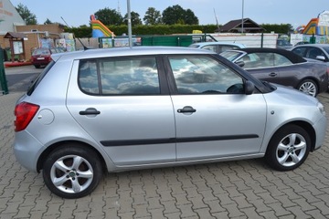 Skoda Fabia II Hatchback 1.2 i HTP 60KM 2009 SKODA FABIA, zdjęcie 3