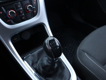 Opel Astra J Sports Tourer Facelifting 1.4 Turbo ECOTEC 120KM 2014 Opel Astra 1.4 T, Xenon, Bi-Xenon, Klima, zdjęcie 12