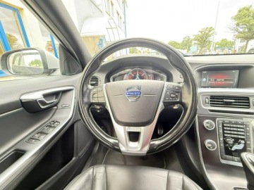 Volvo V60 I Kombi Facelifting 2.0 D4 DRIVE-E 181KM 2014 Volvo V60 2.0D4 Polestar Lift Led R DESIGN Skóra, zdjęcie 29