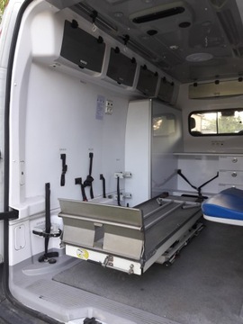 Renault Master IV Furgon FWD 2.3 dCi 150KM 2015 Renault Master 150KM AMBULANS KAMPER, zdjęcie 10