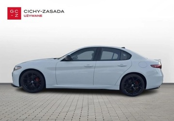 Alfa Romeo Giulia II Sedan Facelifting 2.0 Turbo 280KM 2021 Alfa Romeo Giulia 2.0 280KM 4x4 Q4 Czerwona Skora Kamera Szyberdach ElekrP, zdjęcie 1