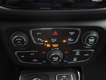 Jeep Compass II SUV 1.4 Multiair 170KM 2018 Jeep Compass 1.4 MultiAir, Salon Polska, zdjęcie 12