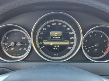 Mercedes Klasa C W204 Kombi T204 1.6 180 K BlueEFFICIENCY 156KM 2012 Mercedes C 180 Benzyna, 156KM, Nawigacja, zdjęcie 25