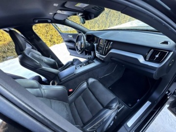Volvo XC60 II Crossover D3 150KM 2018 Volvo XC 60 2,0 D3 R-Design LED Virtual Radar, zdjęcie 22