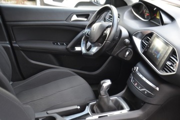 Peugeot 308 II 2015 Peugeot 308-2015 rok1.2 benzyna-przebieg 100ooo, zdjęcie 15