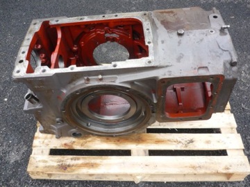 Картер заднего моста Massey Ferguson 3582414M б/у