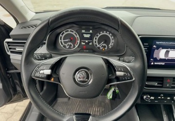 Skoda Kamiq Crossover 1.0 TSI 110KM 2022 Skoda Kamiq 1.0 TSI 110 KM 6 bieg. manual Ambition Benzyna 110KM, zdjęcie 13