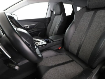 Peugeot 3008 II Crossover 1.2 PureTech 130KM 2018 Peugeot 3008 automat virtual cocpit półskóra, zdjęcie 12